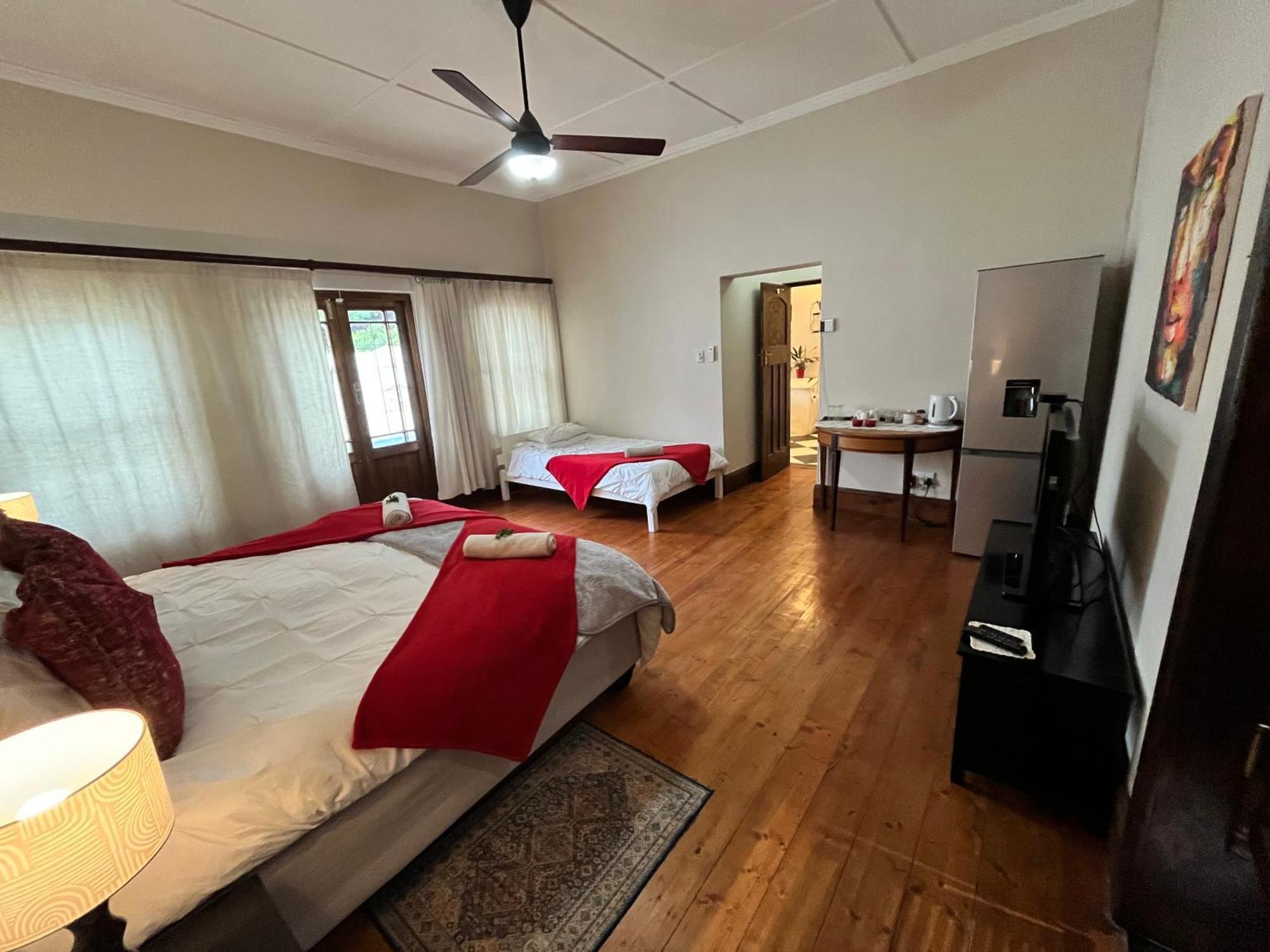 Toni's Cottage Graaff-Reinet Esterno foto